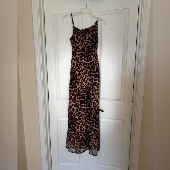 ASOS Leopard Print Maxi Dress‎ - Picture 4 of 8